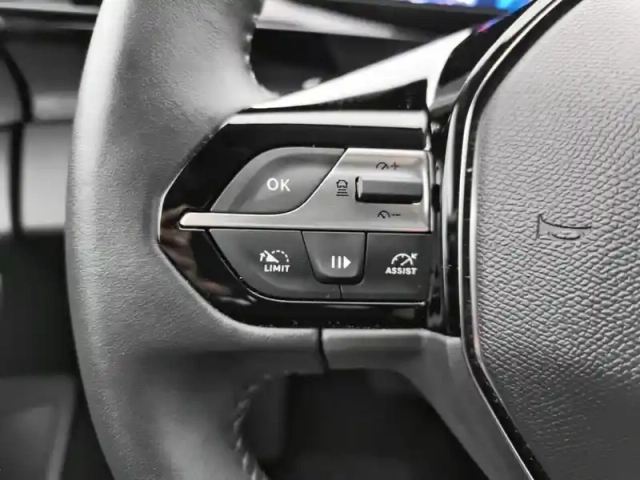 Peugeot 408 hybrid 136 e-dcs6 gt — photo 19