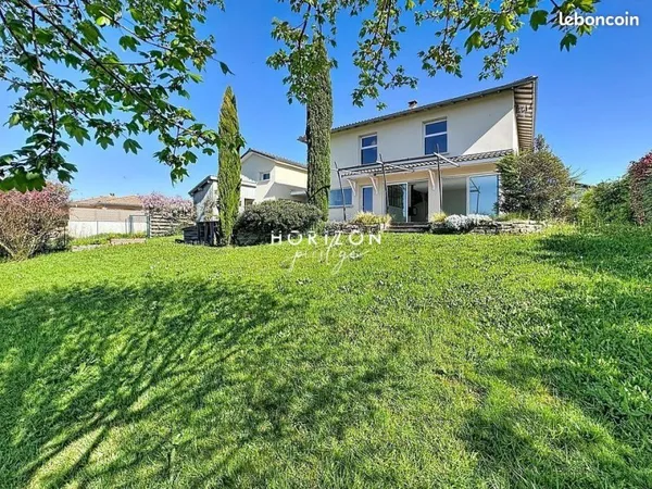 Maison 9 pièces 216 m²