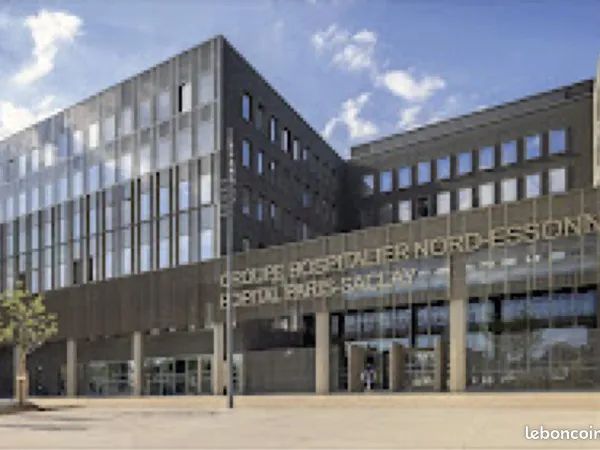 Bâtiments Hospital de Paris Saclay pas cher. (Personnel en grève budget très limité)