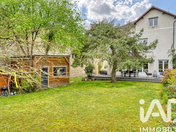Maison 8 pièces 211 m²