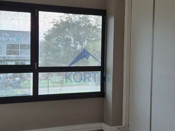 Bureau 407 m²