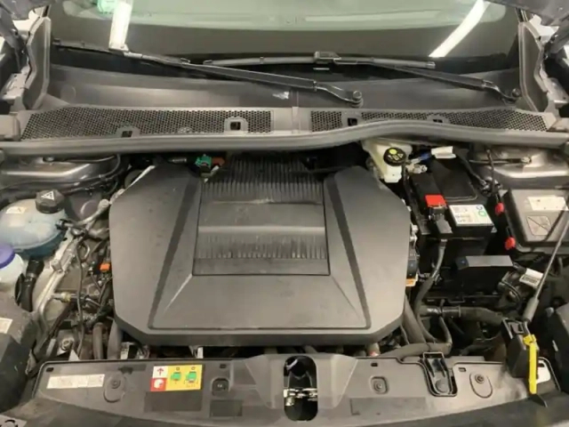 Peugeot 2008 e- 136ch gt — photo 11