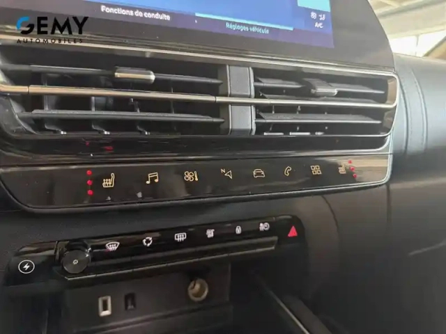Citroën C5 Aircross hybride rechargeable 225 e-eat8 — photo 25