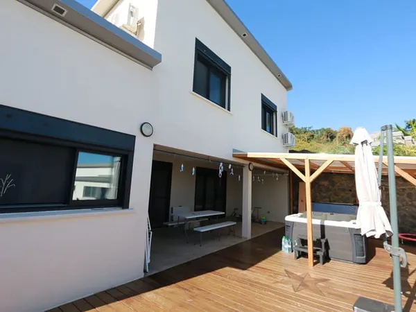 Maison T5 de 125 m2 avec Jacuzzi Ste Thérèse