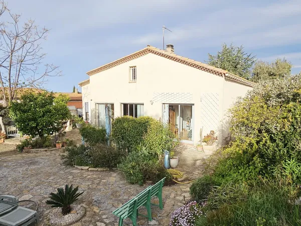 Maison Vinassan 7 pièce(s) 176 m2