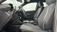 Peugeot 2008 1.2 PureTech 130ch S&S Allure EAT8 — photo 12