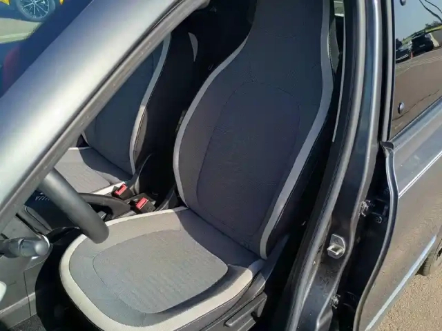 Renault Twingo iii 0.9 tce 90 energy e6c — photo 9