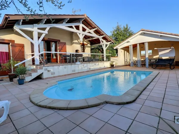 Maison pleine de charme et très au calme avec piscine - 145m2