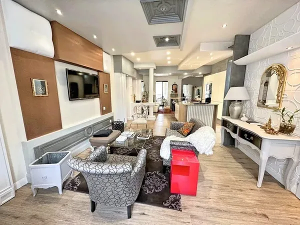 APPARTEMENT 120 M² avec TERRASSE et GARAGE