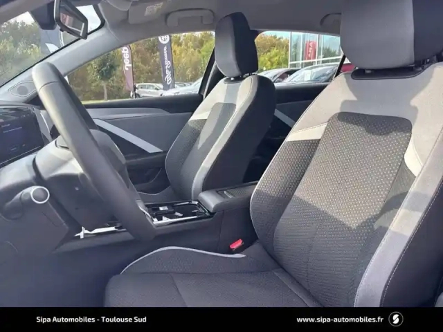 Opel Astra 1.2 turbo 110 ch bvm6 — photo 22