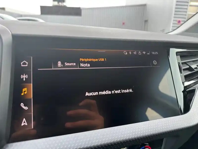 Audi A1 sportback 30 tfsi 116 ch s tronic 7 — photo 40