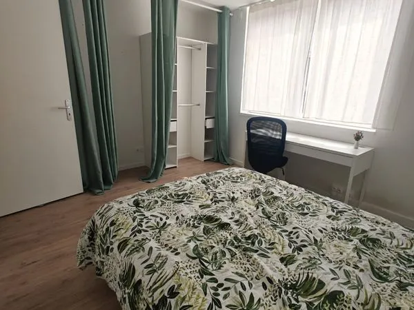 Dernière chambre dans colocation de 3