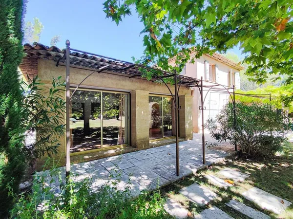 Villa 6 pièces 190 m²