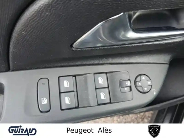 Opel Corsa 1.2 turbo 100 ch bva8 — photo 12