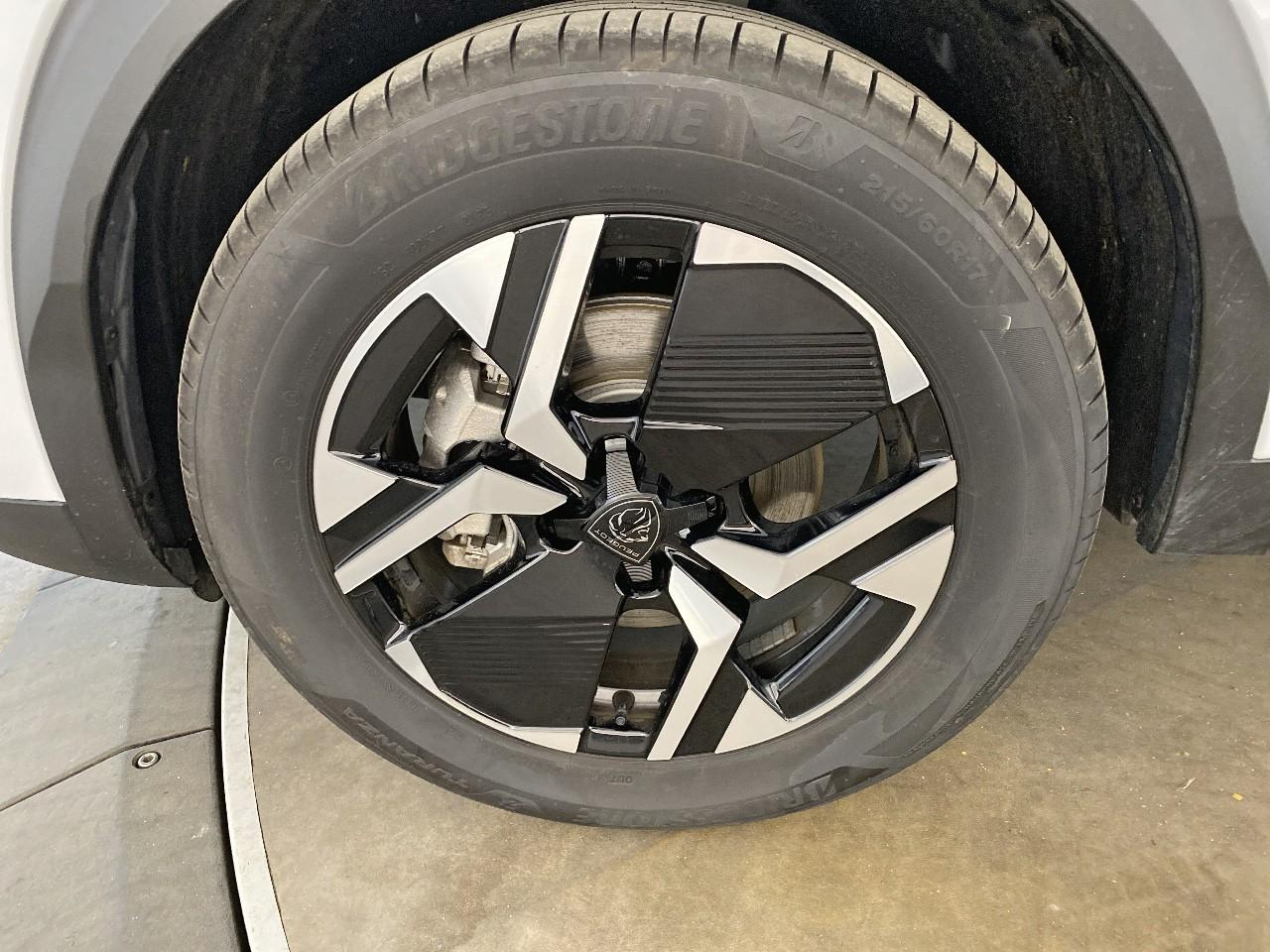 Peugeot 2008 hybrid 145 ch e-dcs6 allure — photo 11