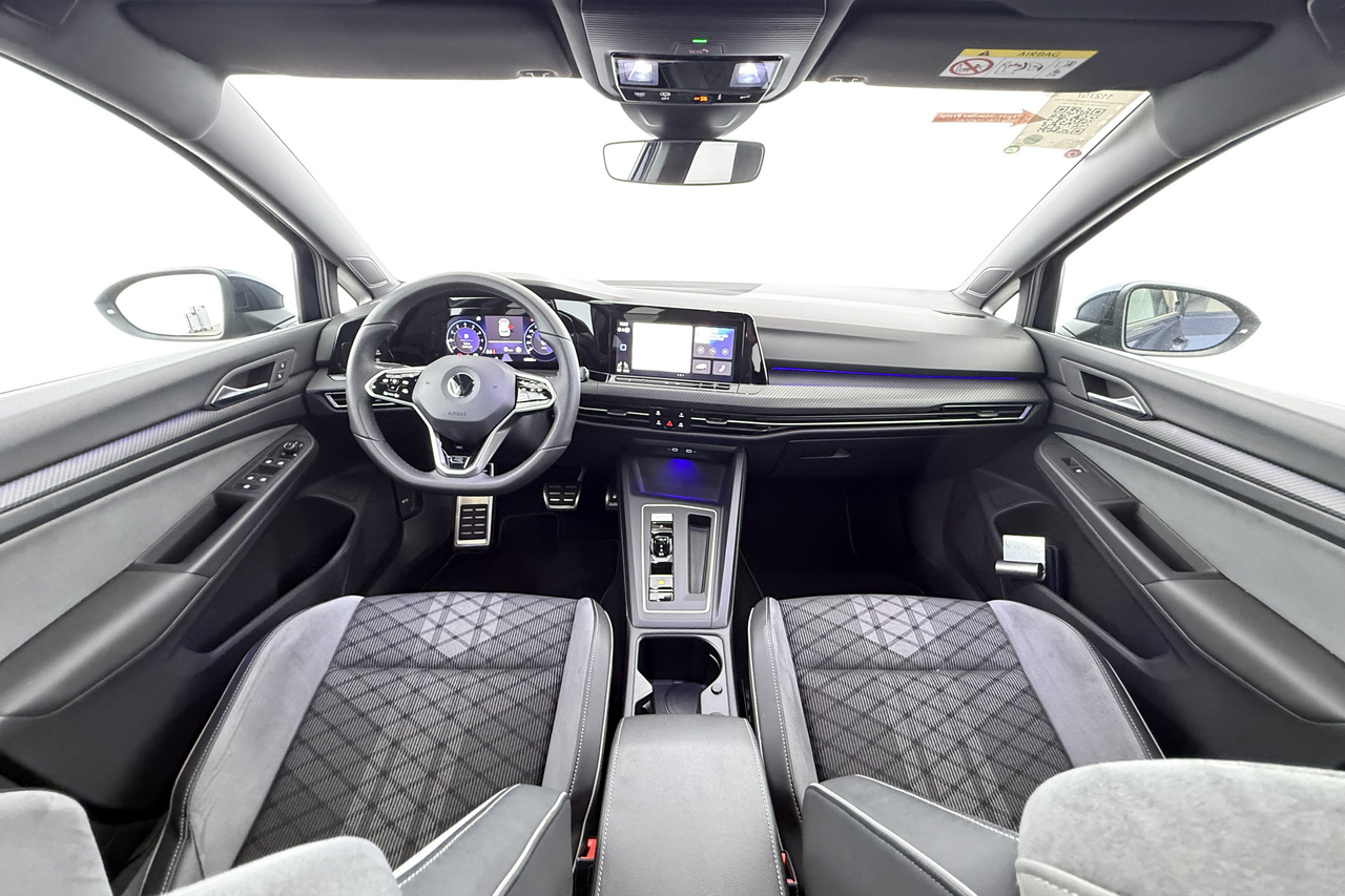 Volkswagen Golf 8 — photo 12