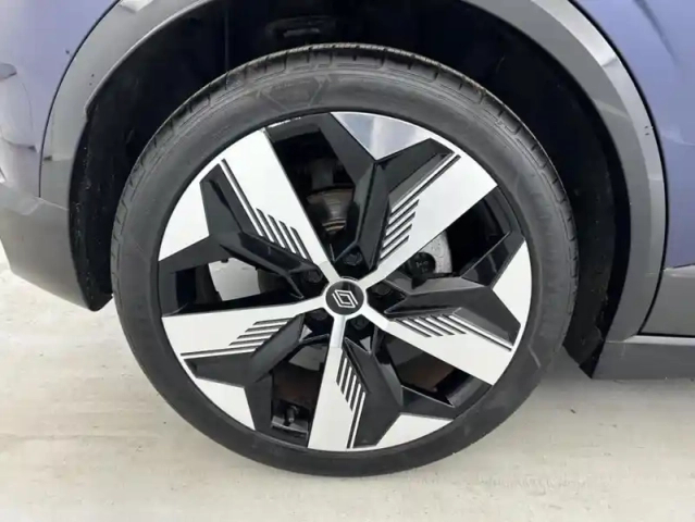 Renault Megane e-tech electric ev40 130ch techno standard charge — photo 22