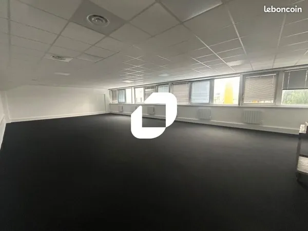 Bureau 456 m²