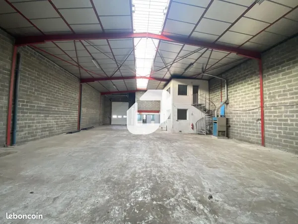 Local d'activité 798 m²