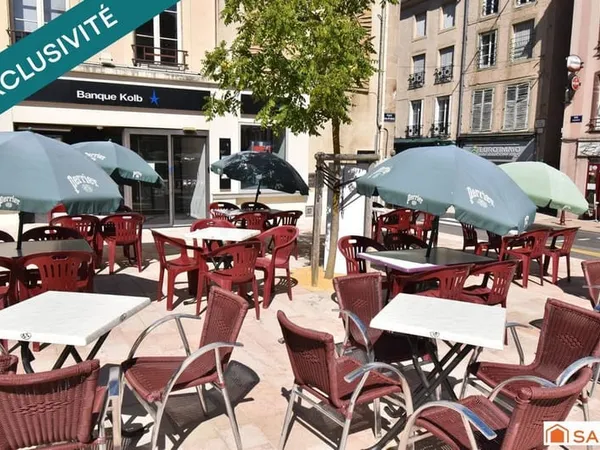 A NE PAS LAISSER PASSER : reprise d'un café, bar, brasserie, crêperie de renom avec sa belle terrass