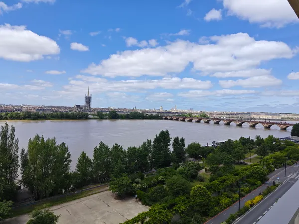 Vends duplex 127m² Bordeaux avec vue sur la ville et la Garonne