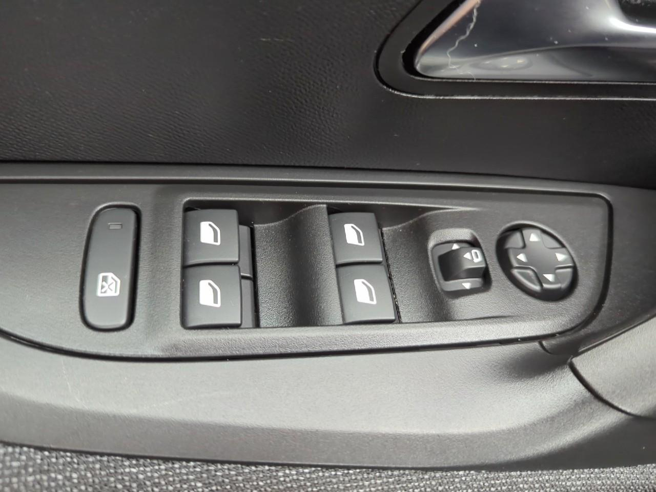 Peugeot 2008 100 s&s bvm6 style — photo 22