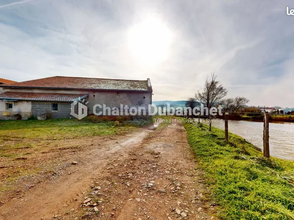 Bâtiment 1 pièce 300 m²