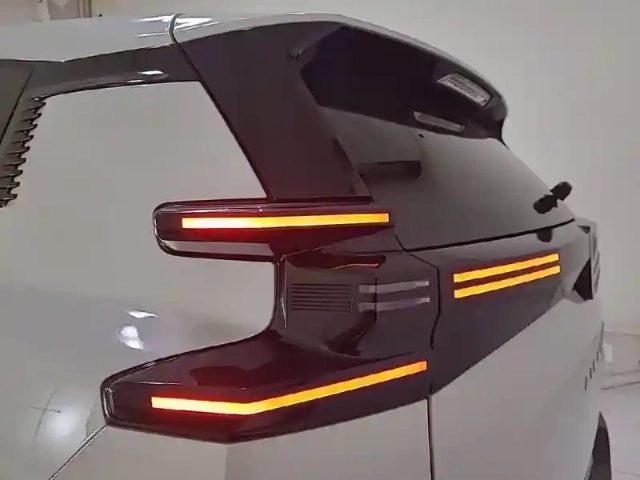 Citroën C5 Aircross hybride 145 ch e-dcs6 — photo 17