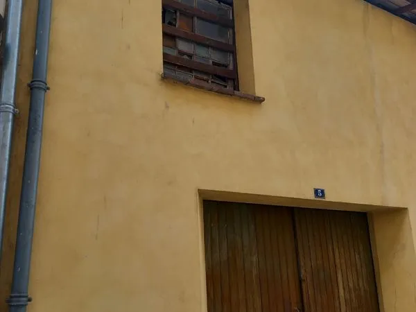 Garage de 42 m² avec potentiel d'amenagement