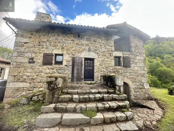 Maison 6 pièces 233 m²