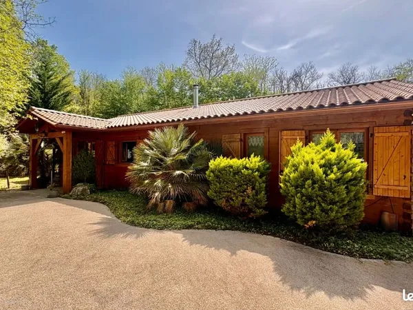 Maison en bois massif