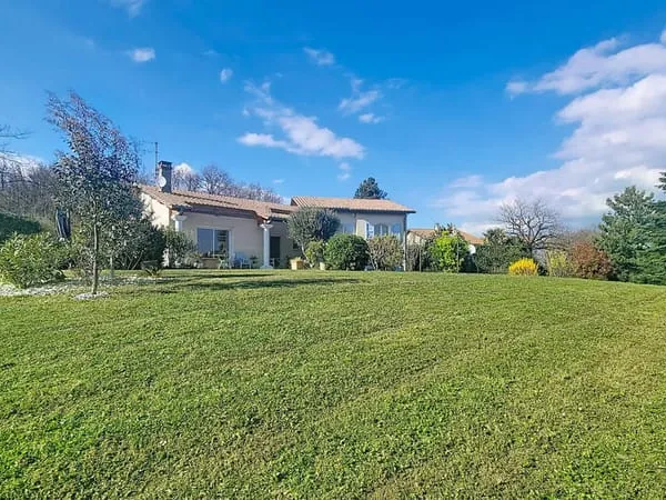 Villa traditionnelle - T5 - Sans vis à vis - Saint-Clair-du-Rh?
