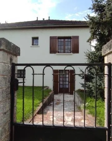 CENTRE VILLE DE LALINDE, MAISON SUR 2 NIVEAUX DE 176 M² SH IDÉAL