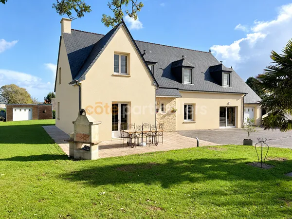 Belle maison familiale de 195 m² - 5 à 6 chambres - Terrain de 1 600 m² à Sottevast