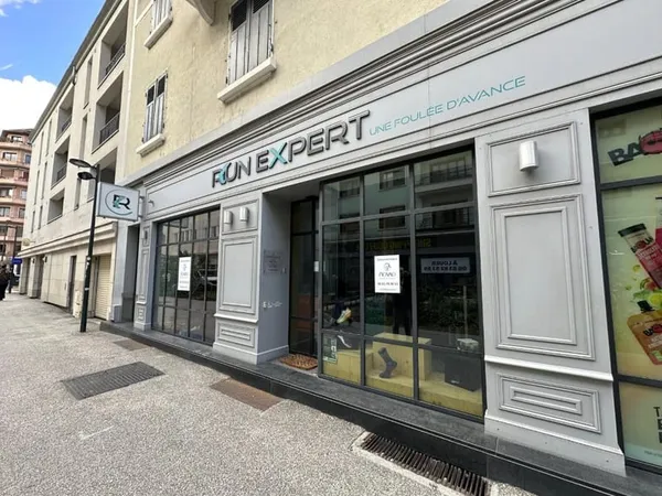 Local commercial 75 m2 - Location avec droit d'entrée