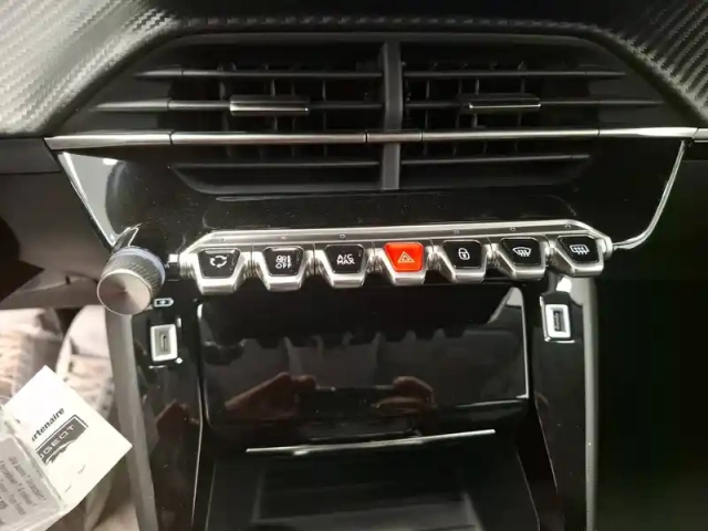 Peugeot 208 puretech 100 s&amp;s bvm6 — photo 20