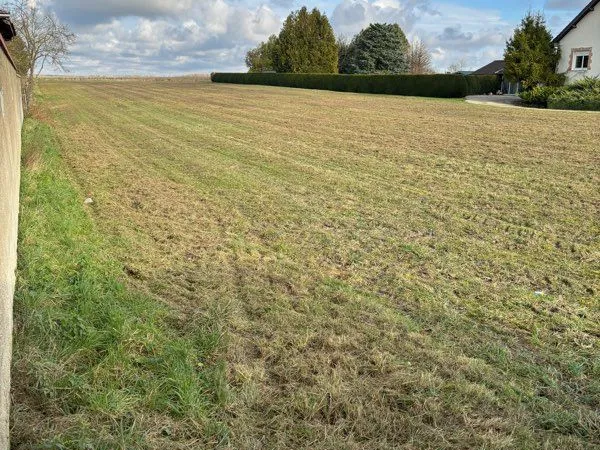 Terrain constructible Vinets 10700