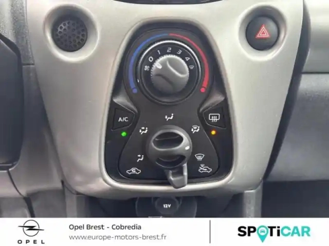 Peugeot 108 1.0 vti style 5p — photo 30