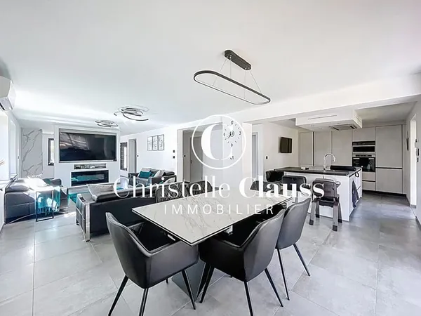 Maison Saint Louis 8 pièce(s) 200 m2