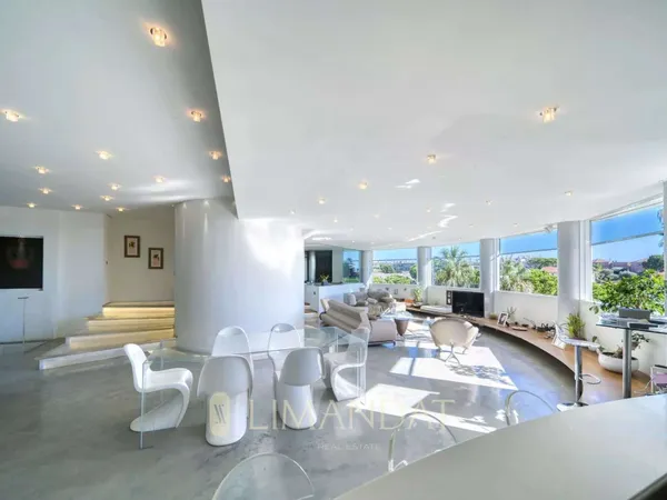 Appartement 6 pièces 330 m²