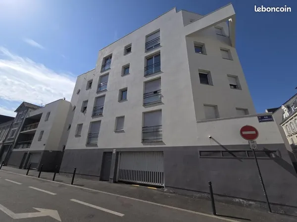 Studio 1 pièce 33 m²