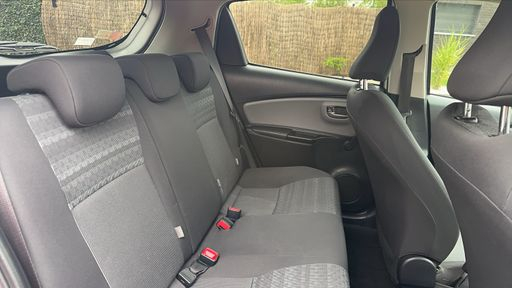 Toyota Yaris 1.3 VVT-i 100 - Dynamic Business – 2017 – 139738 km – Essence – Boîte Manuelle — photo 34