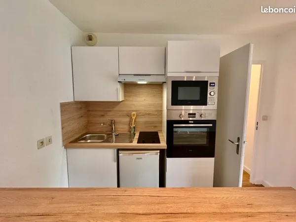 🏡 T2 meublé refait à neuf - 38m2 - Terrasse 5m2 + 2 parkings -