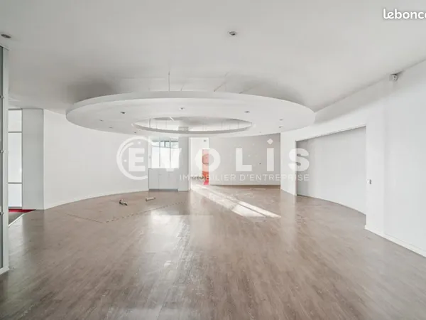 Bureaux 781 m²