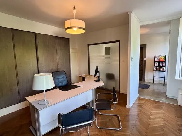 Local pro renove - 50m² - disponible immediatement