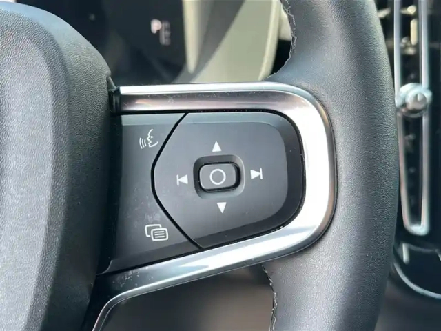 Volvo Xc40 recharge 231 ch 1edt — photo 12