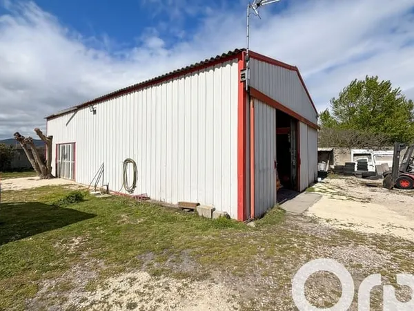 Local commercial 130 m²