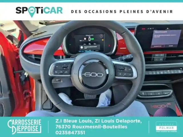 Fiat 600 e 156ch 54kwh red — photo 28
