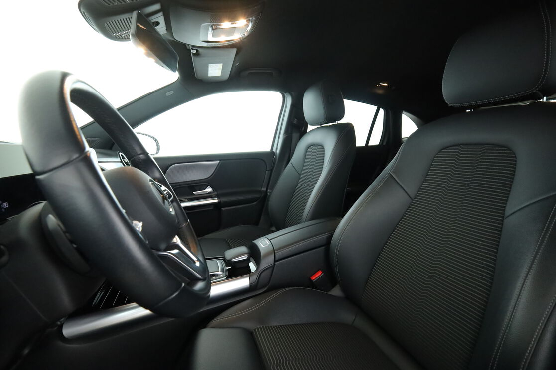 Mercedes-Benz GLA 200 d Progressive Line DCT — photo 9
