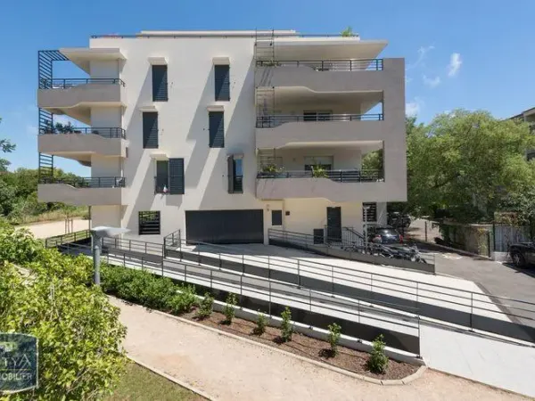 Studio 1 pièce 30 m²